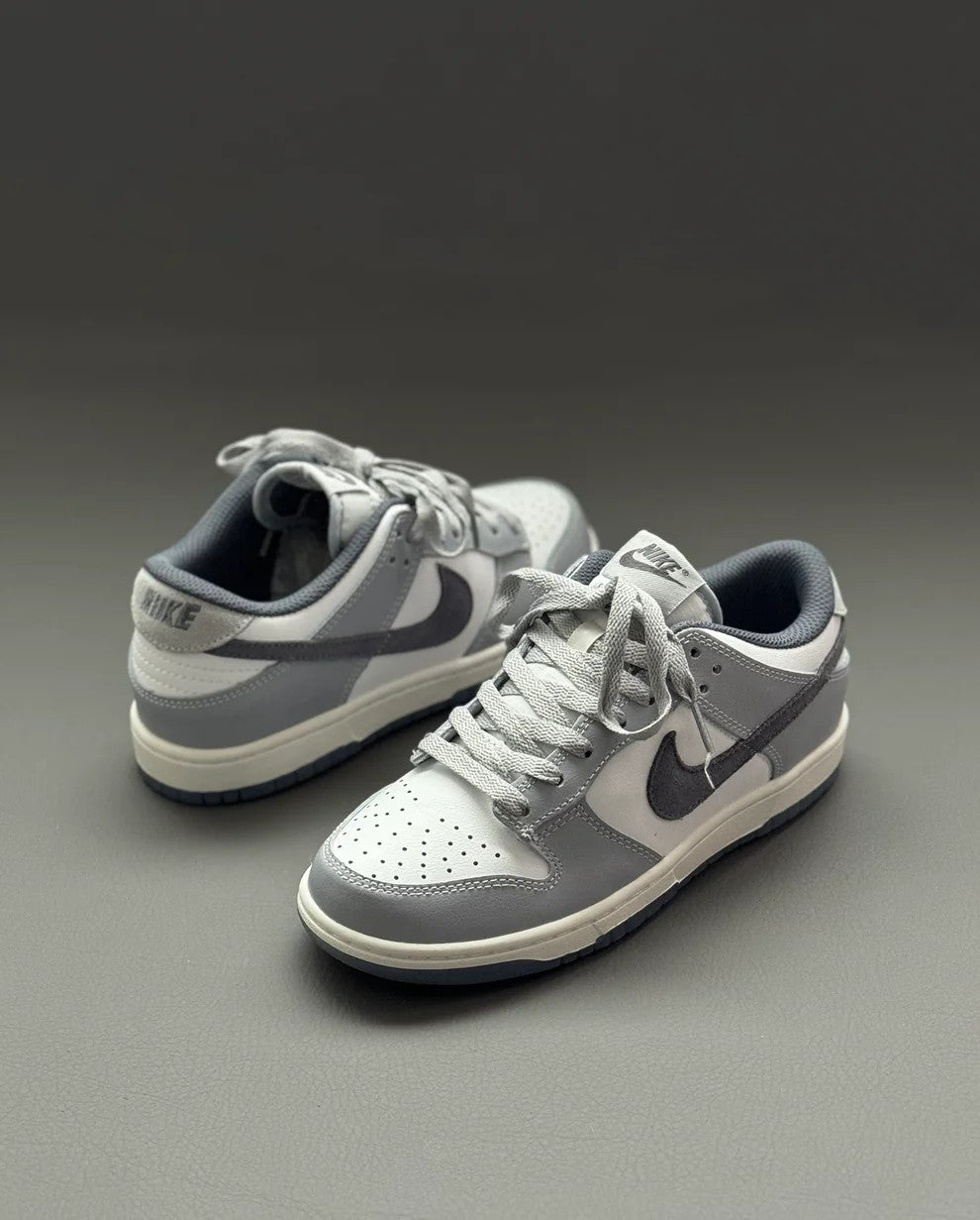 Nike Dunk Low Classic Grey