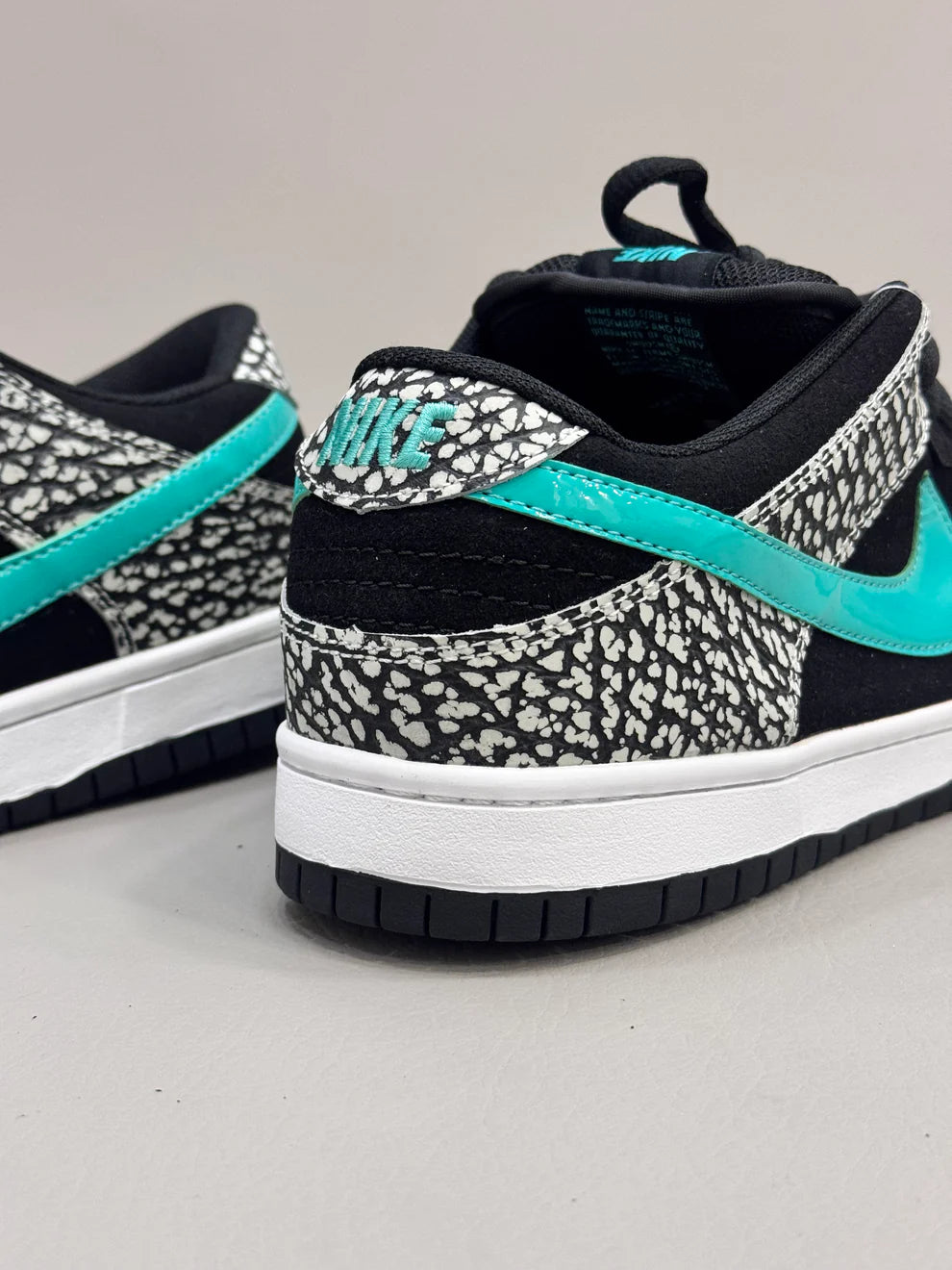 Nike SB Dunk Low “Elephant”