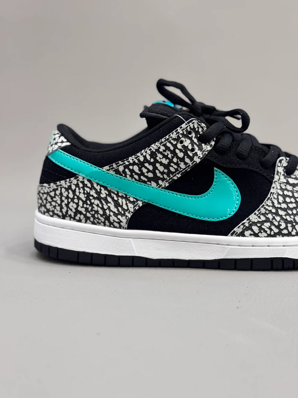 Nike SB Dunk Low “Elephant”