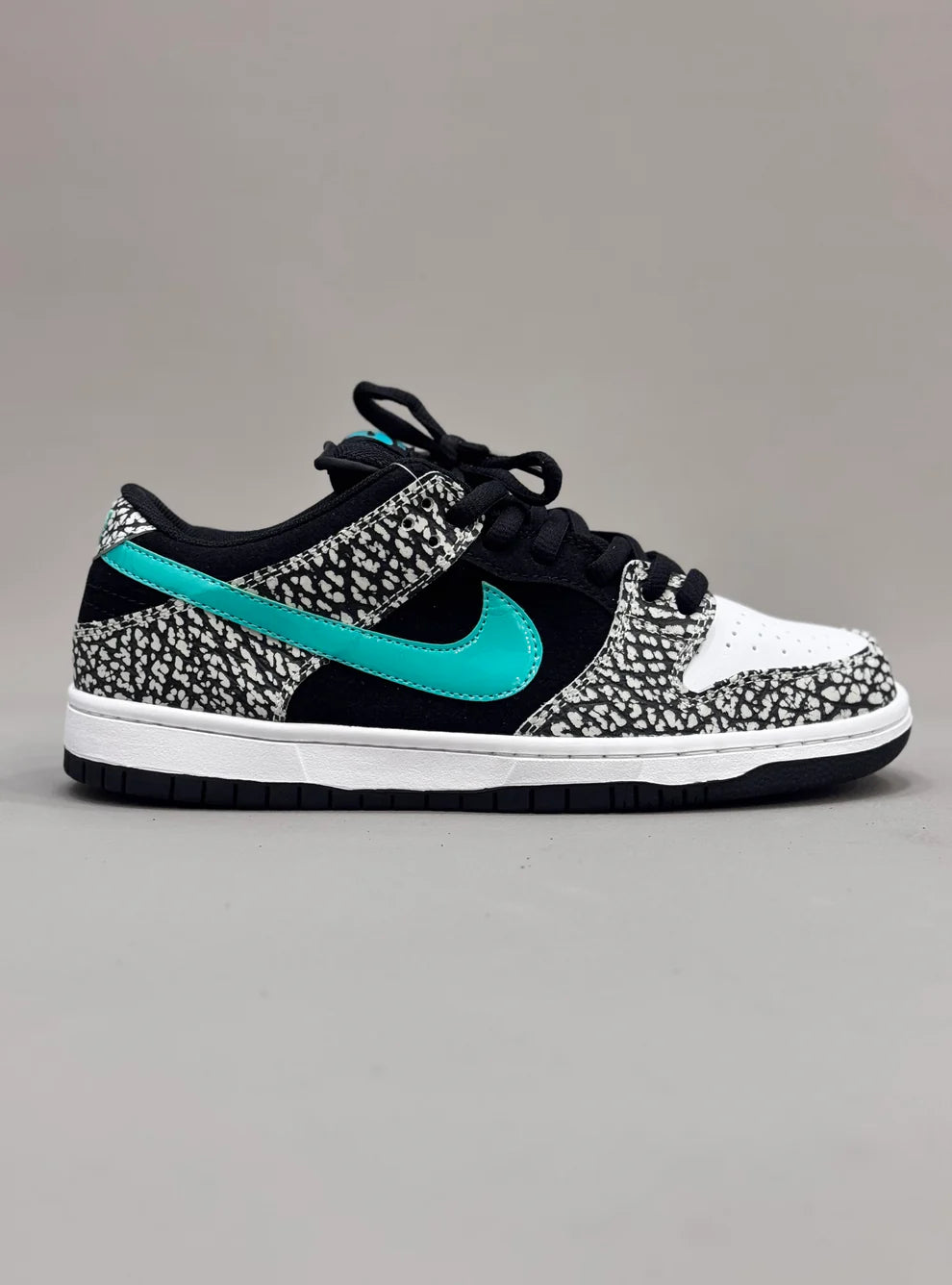 Nike SB Dunk Low “Elephant”