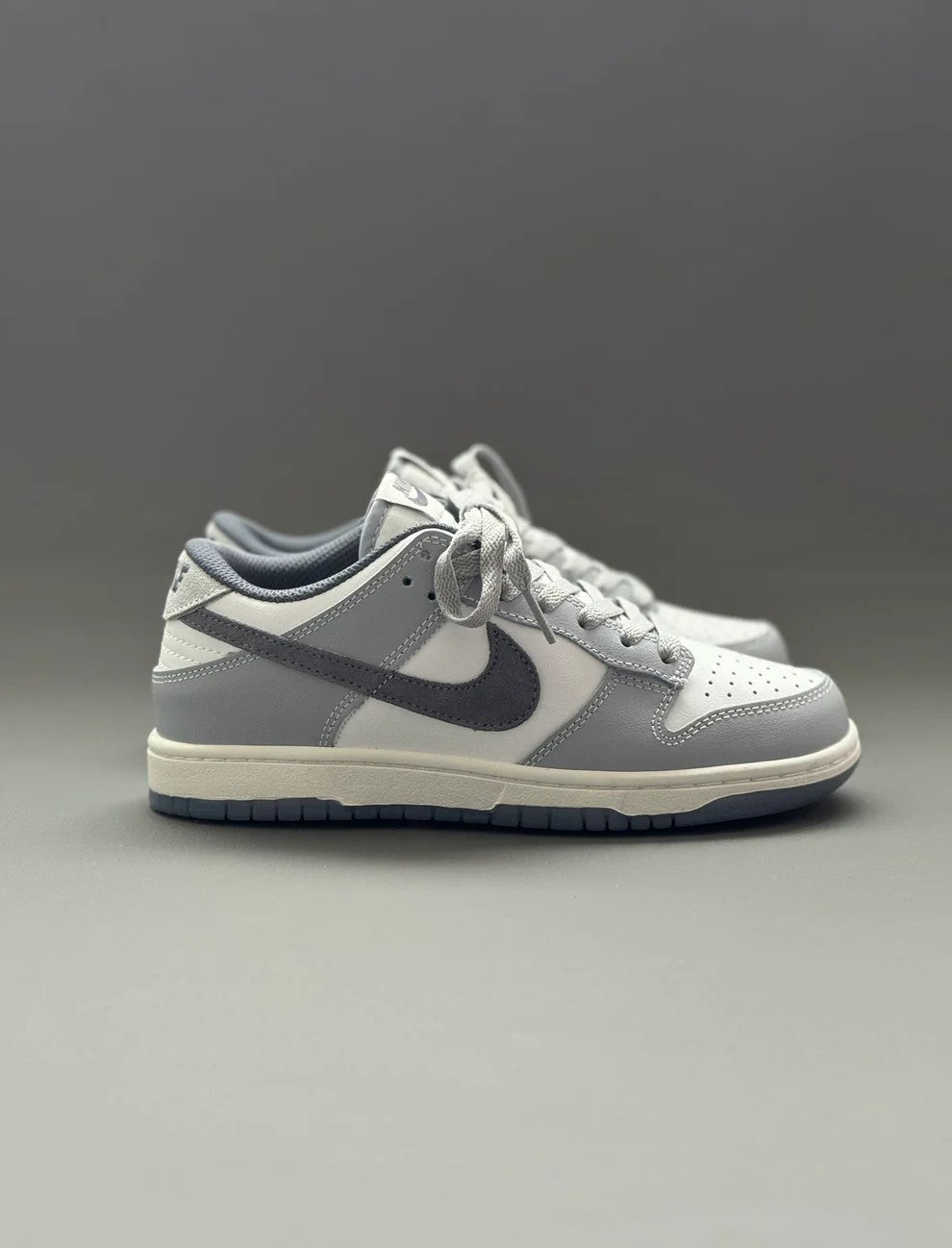 Nike Dunk Low Classic Grey