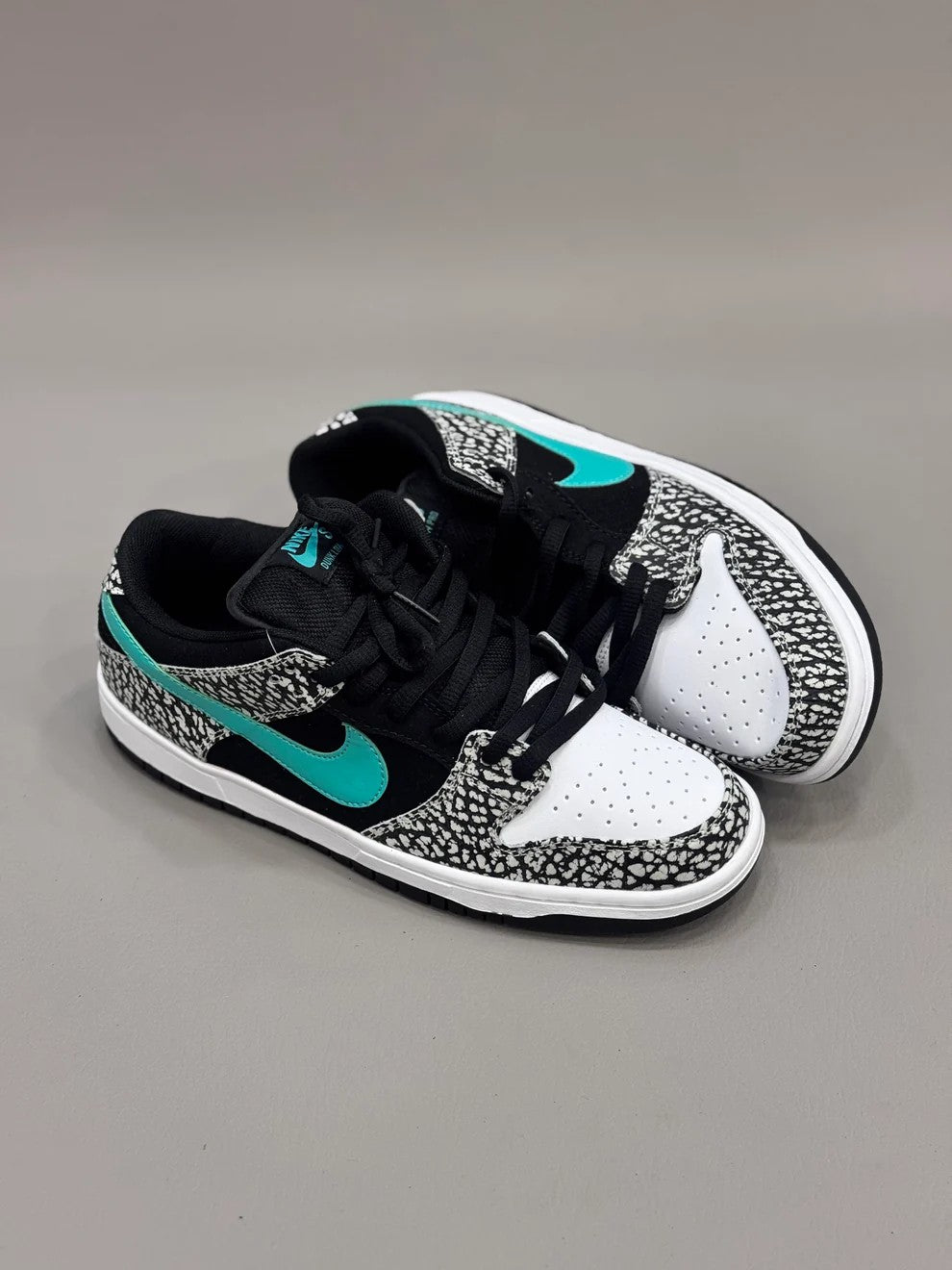 Nike SB Dunk Low “Elephant”